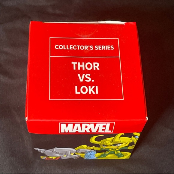 Marvel Collector's Series Thor vs. Loki Collectible Figure Loot Crate Exclusive - Picture 6 of 7